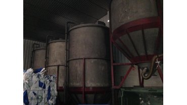 Silos de polietileno con soporte metalico